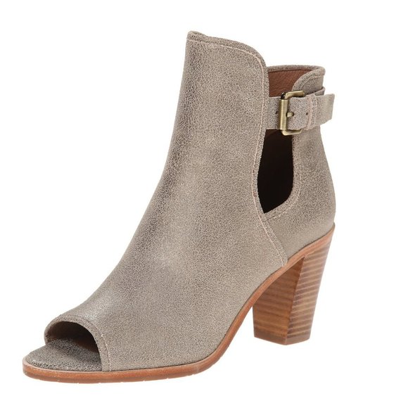 Donald J Pliner Women's Kara-RM Ankle Boot - Picture 1 of 12